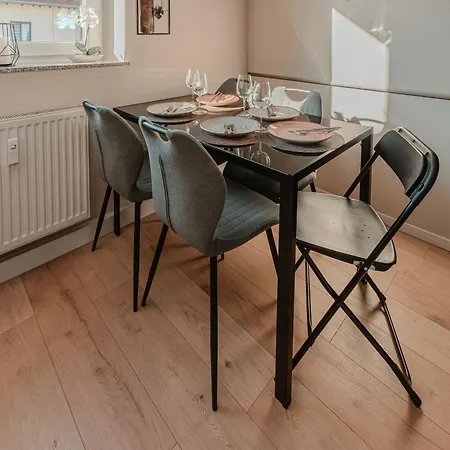 公寓 Sonniges Wohlfuehl-apartment Mit Balkon 奥格斯堡